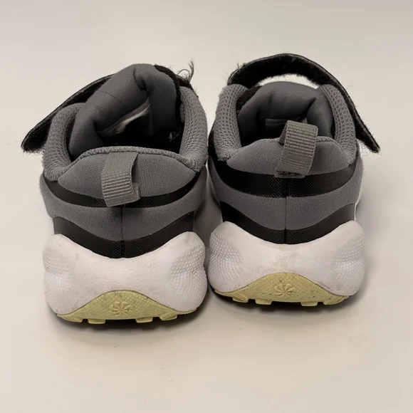 Nike boys revolution Sneakers Black Gray Size 9 (Toddler Boy) - Picture 3 of 6